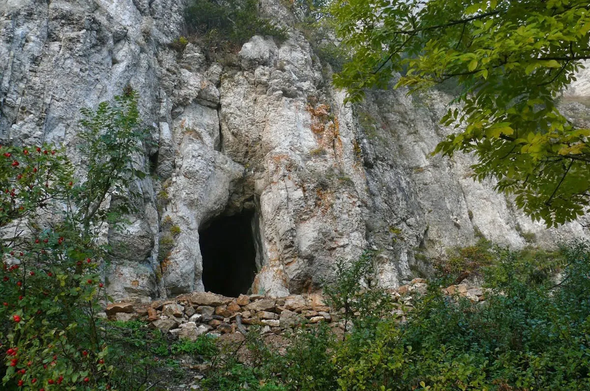 Пещера Иограф
