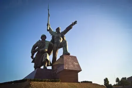 Памятник Солдату и Матросу в Севастополе
